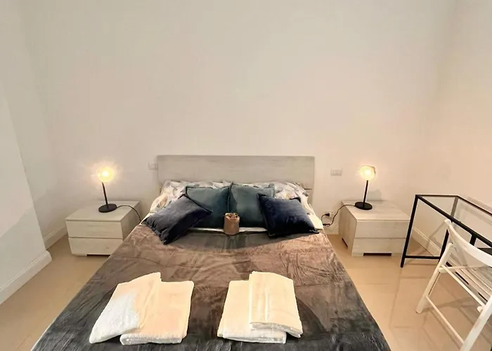 Double Room With Private Bathroom In Shared